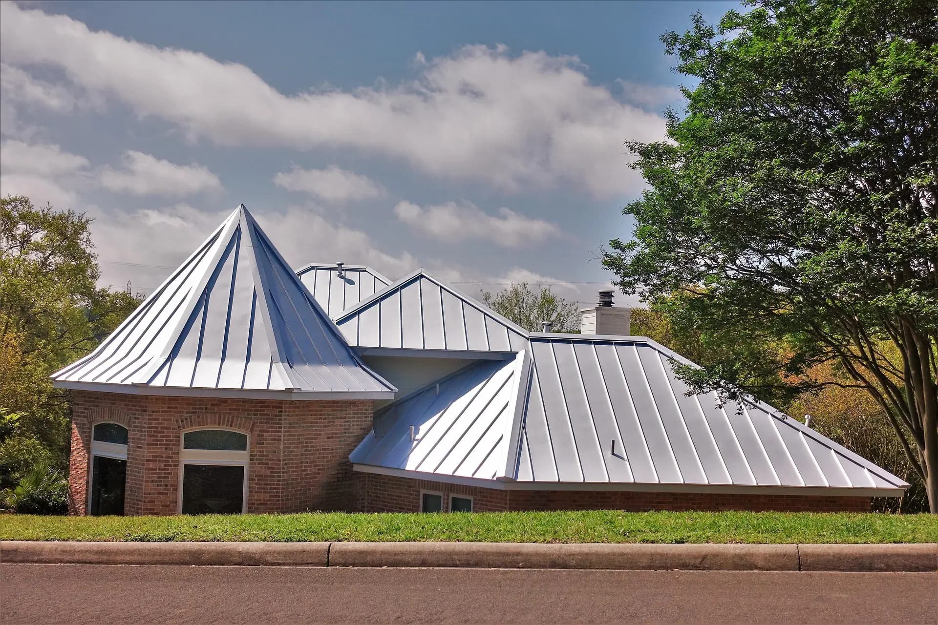 Standing seam metal roof installed by Zenic Industries on a Cedar City home